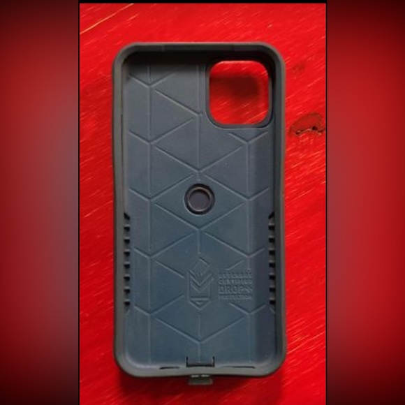Otterbox Case for IPhone 11 Pro Max with Popsocket - Picture 4 of 4